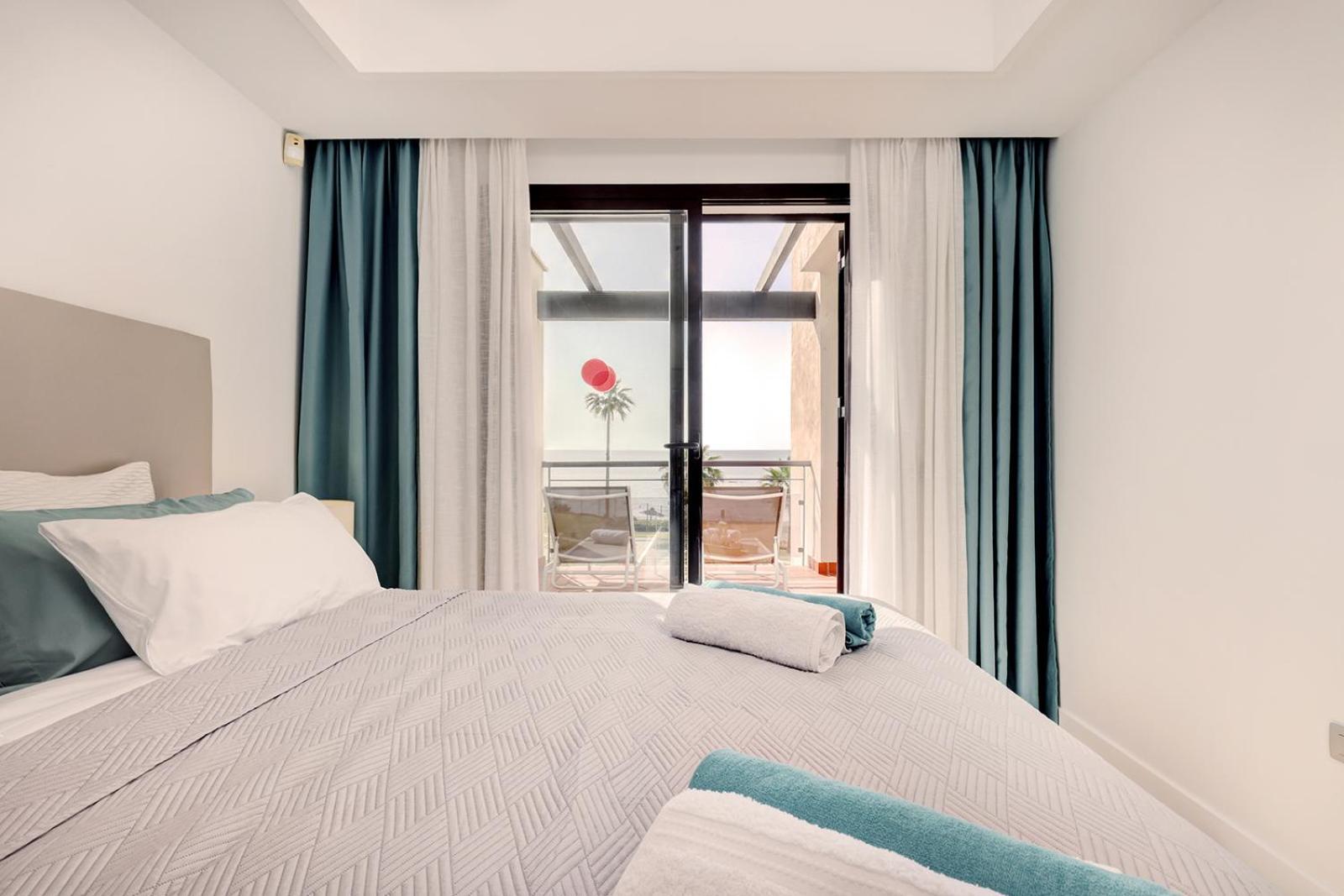 Sunrise Beach Front - Casares Del Mar Экстерьер фото