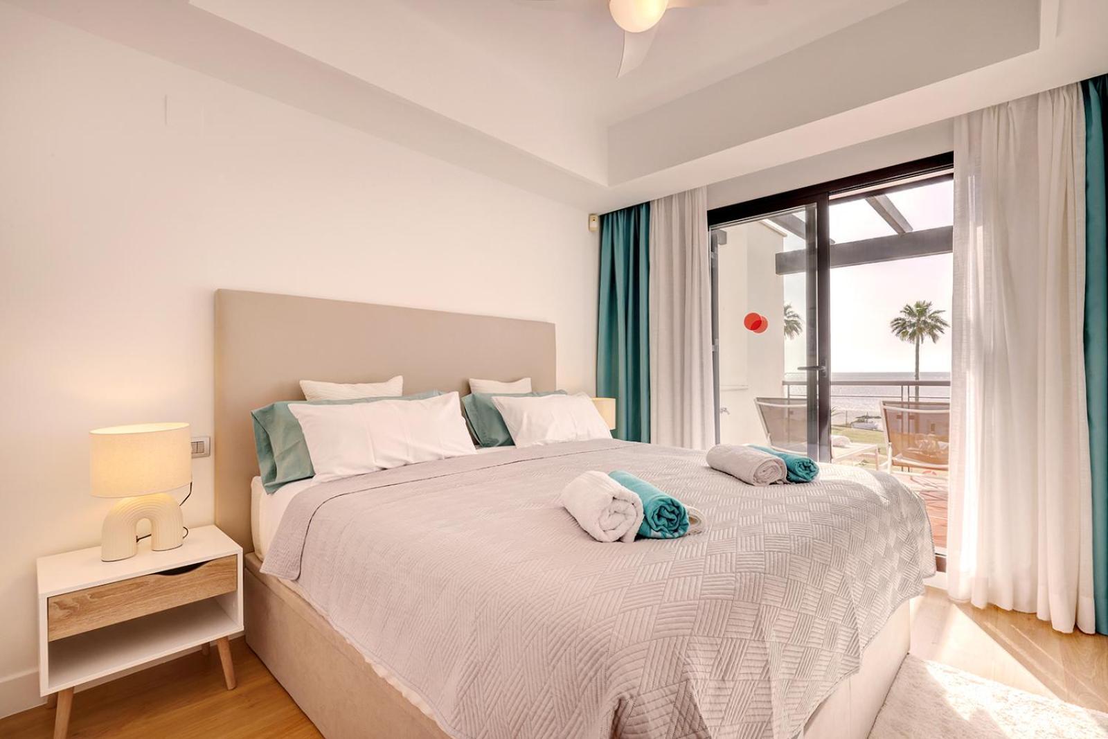 Sunrise Beach Front - Casares Del Mar Экстерьер фото