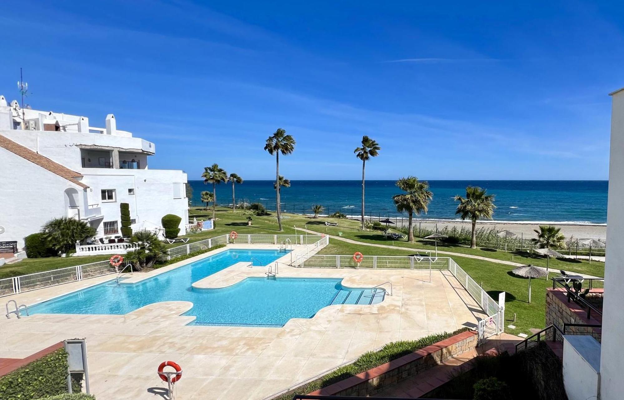 Sunrise Beach Front - Casares Del Mar Экстерьер фото