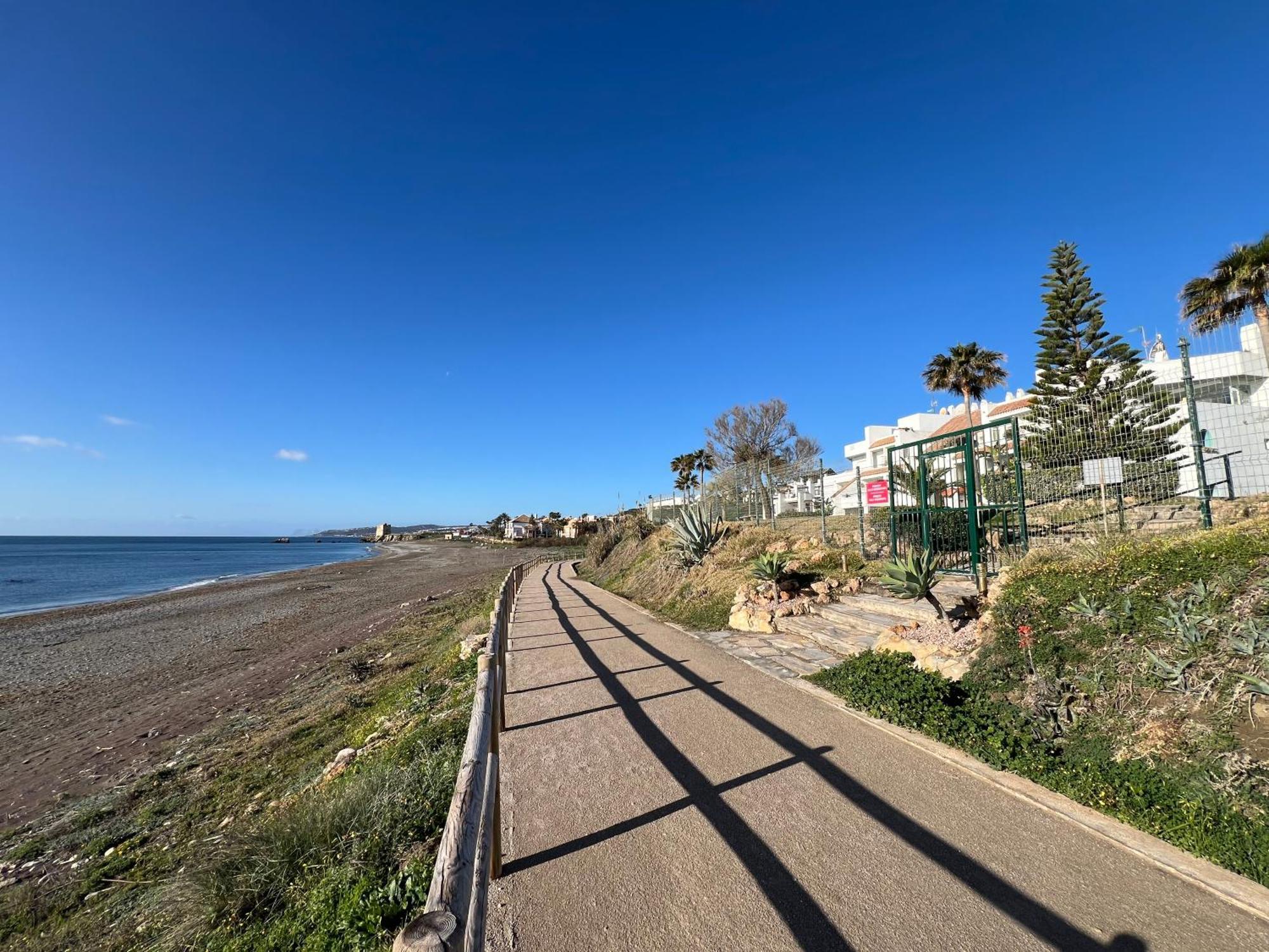Sunrise Beach Front - Casares Del Mar Экстерьер фото