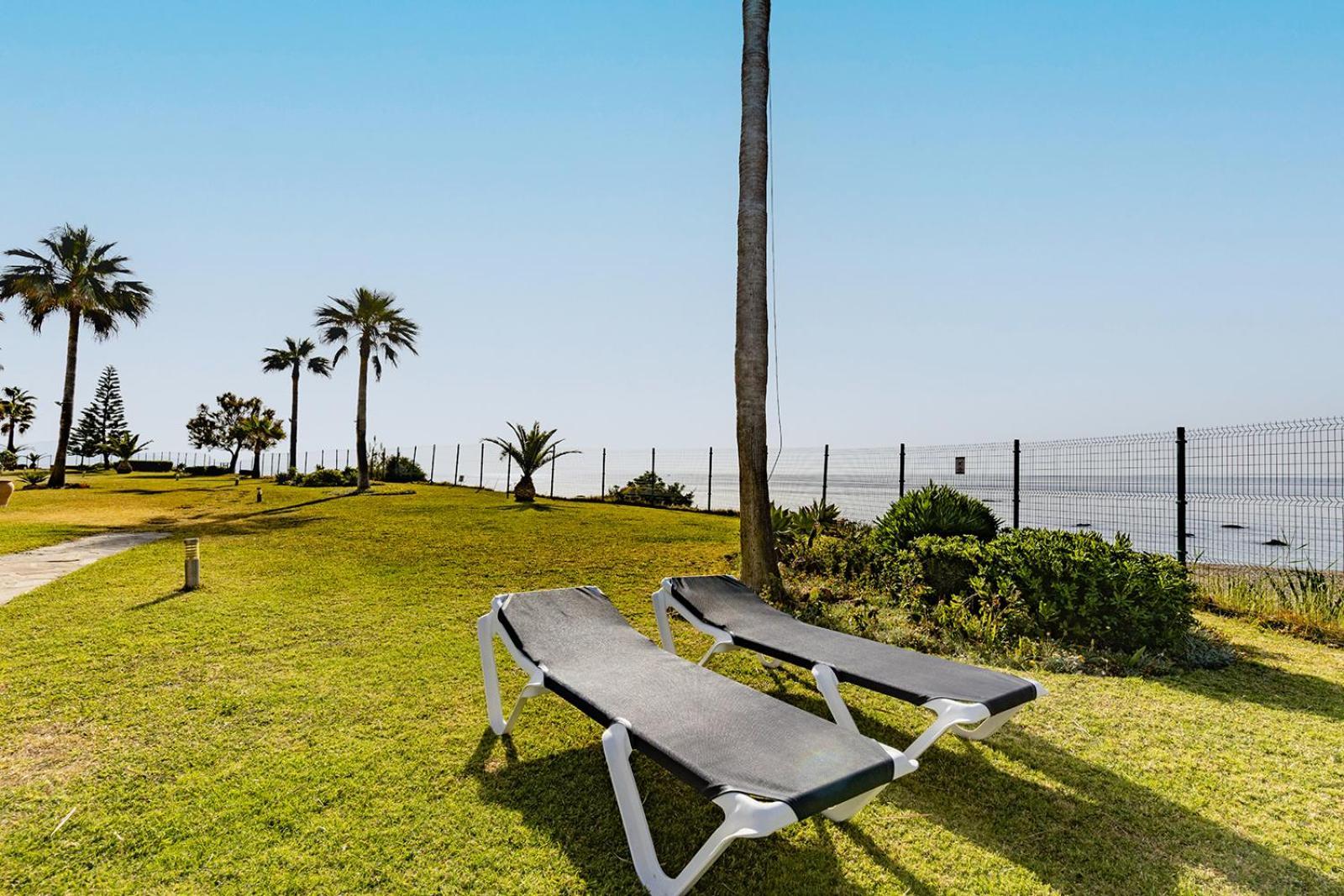 Sunrise Beach Front - Casares Del Mar Экстерьер фото