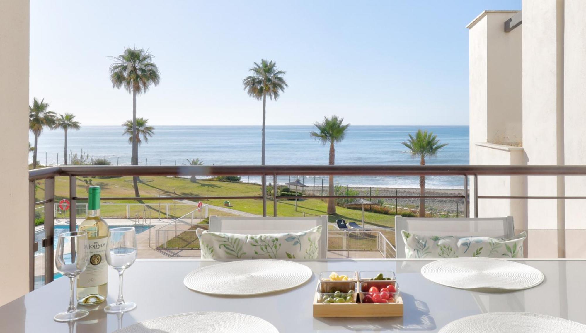 Sunrise Beach Front - Casares Del Mar Экстерьер фото