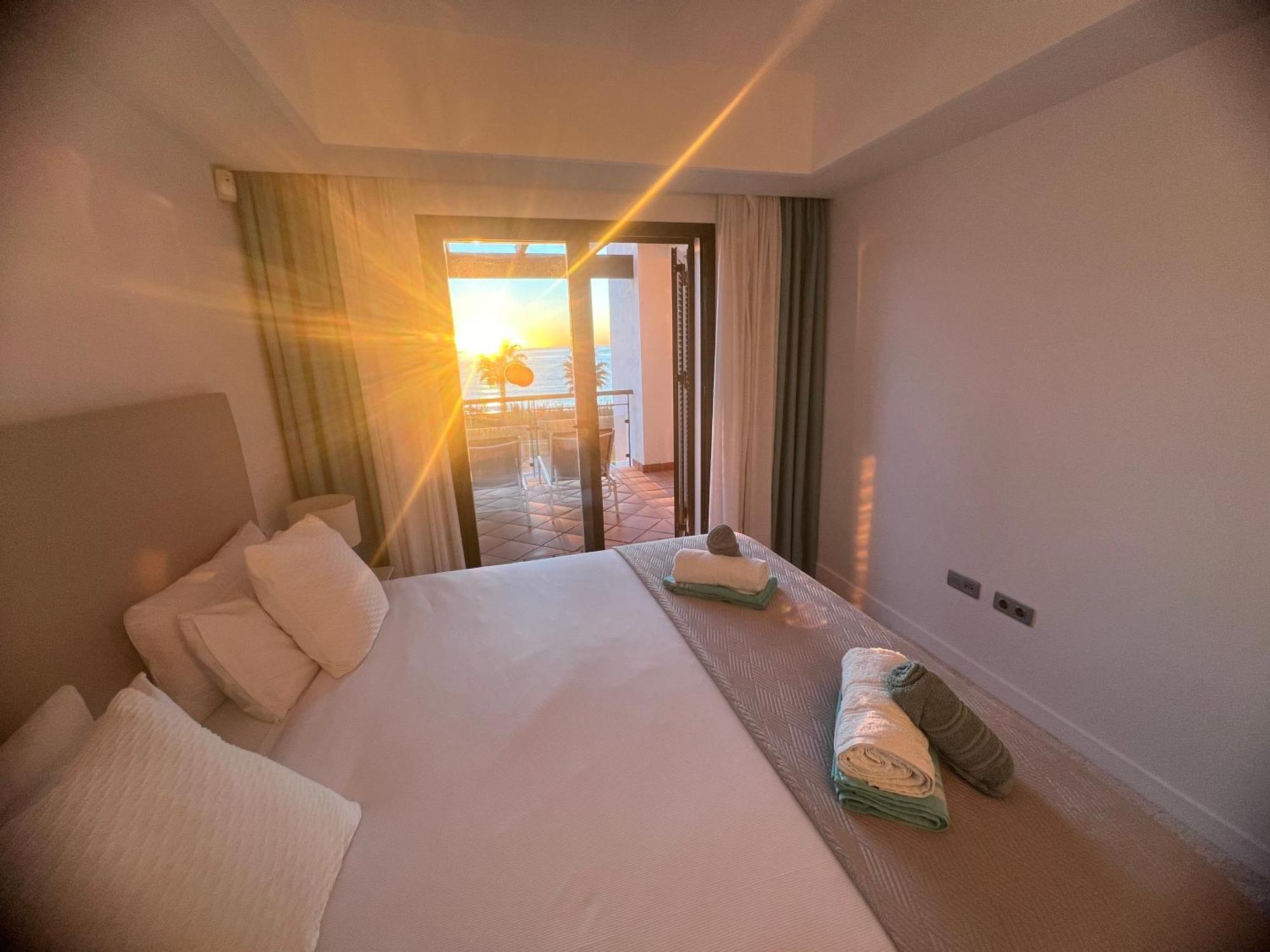 Sunrise Beach Front - Casares Del Mar Экстерьер фото