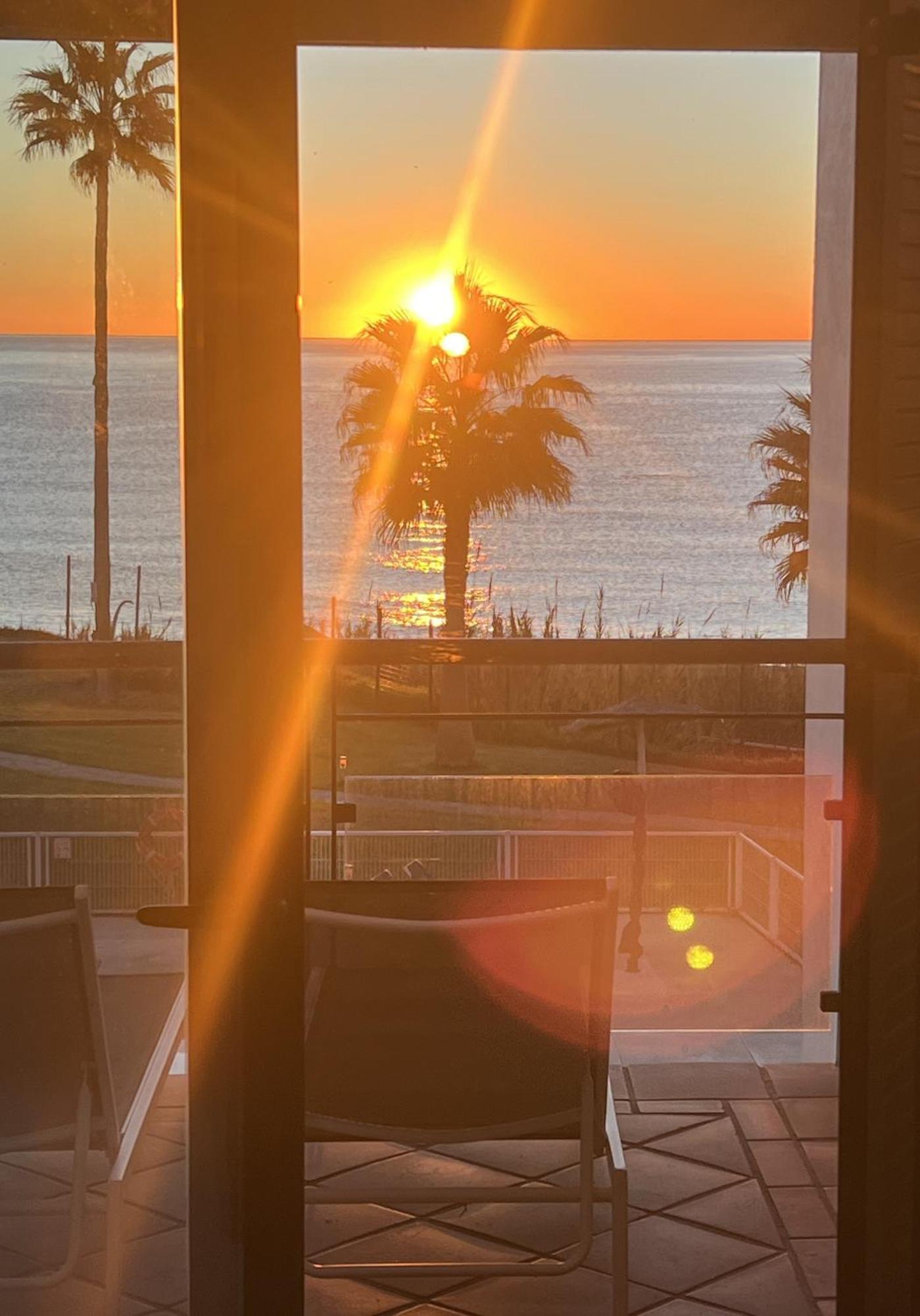 Sunrise Beach Front - Casares Del Mar Экстерьер фото