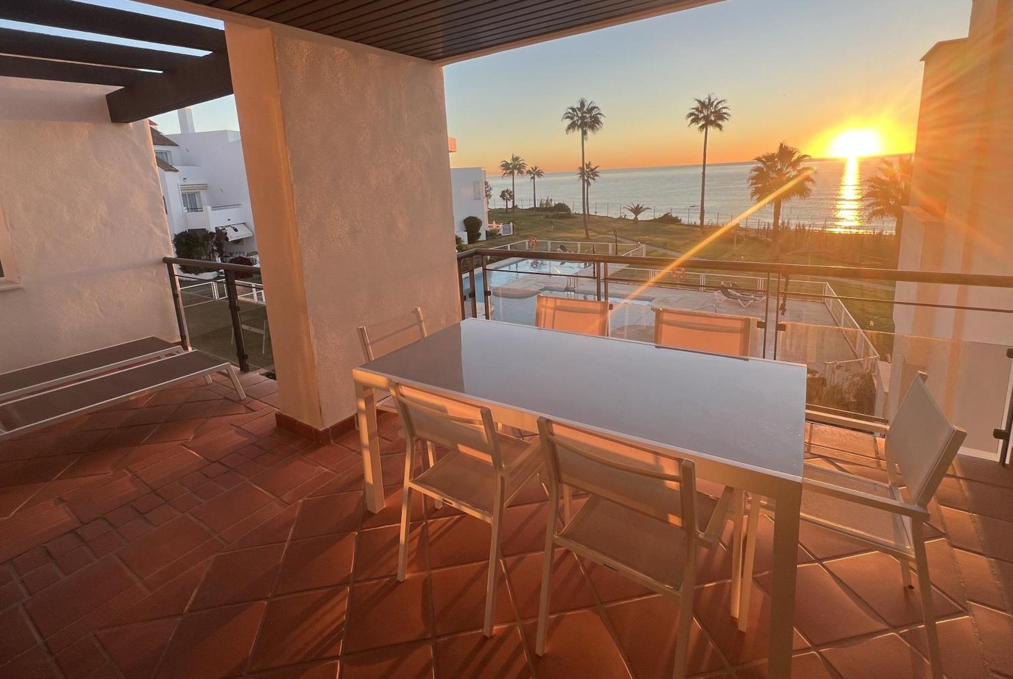 Sunrise Beach Front - Casares Del Mar Экстерьер фото